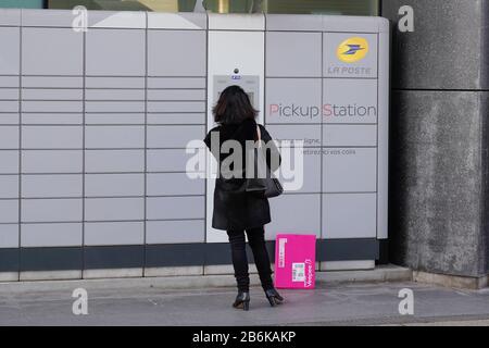 Bordeaux , Aquitaine / France - 03 03 2020 : la poste Locker Delivery Store self-service delivery location to pick up and return Stock Photo