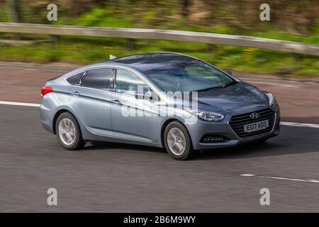 Hyundai i40 blue drive hi-res stock photography and images - Alamy