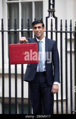 London, UK. 11th Mar, 2020. Chancellor of the Exchequer, The Rt Hon Rishi Sunak MP leaves Downing Street for the Houses of Parliament to deliver his Budget speech to the commons. It will be his first Budget speech as he has only been in office for just under a month. Credit: Keith Larby/Alamy Live News Stock Photo