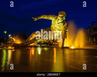 Tom Finney statue, sculpted by Peter Hodgkinson, next to the Deepdale stadium of Preston North End FC, Preston, Lancashire Stock Photo