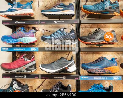 trail shoe store