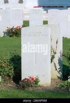 Tyne Cot Commonwealth War Graves Cemetery and Memorial to the Missing, near  Passendale, West Flanders, Belgium. Stock Photo