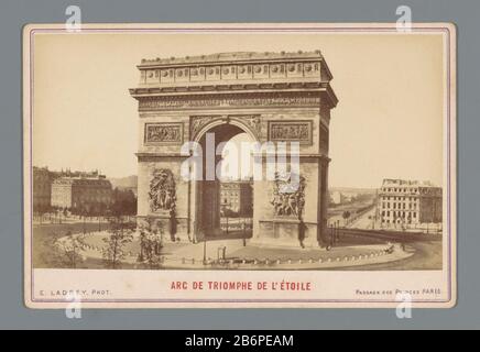 Gezicht op de Arc de Triomphe te Parijs Arc de Triomphe de l'Etoile (titel op object) Gezicht op de Arc de Triomphe te ParijsArc de Triomphe de l'Etoile (titel op object) Object Type : foto kabinetfoto Objectnummer: RP-F-F19750 Inscriptions / Merken: tekst, recto, gedrukt: ‘Passage des Princes PARIS.’winkeliersmerk, verso, gestempeld: ‘Maison Martinet/ 12, boulevard des capucines 12/ Grand-Hotel, Paris.’ Manufacturer : fotograaf: Ernest Ladrey (vermeld op object)Plaats manufacture: Parijs Dating: 1860 - 1890 Material: karton fotopapier Techniek: albuminedruk Dimensions: secundaire drager: h 10 Stock Photo