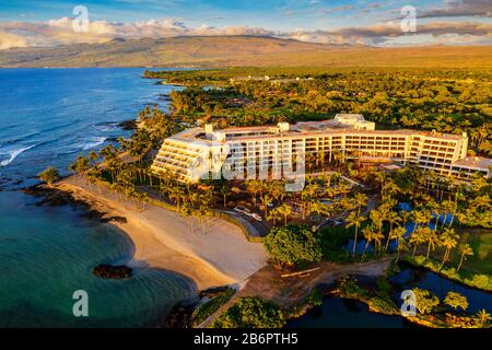 Mauna Lani Bay Big Island Hawaii Stock Photo - Alamy