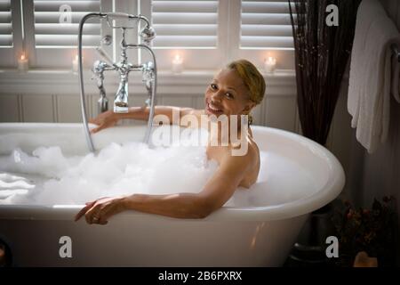 Adult bubble deals bath