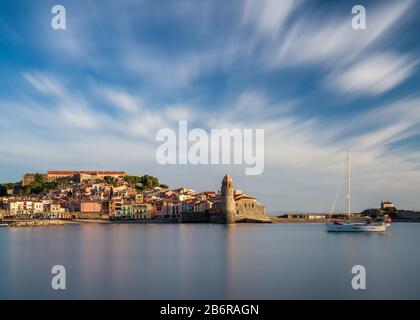 Long exposure of the town of Collioure and its harbour in the Languedoc, Pyrenees-Orientales, France Stock Photo
