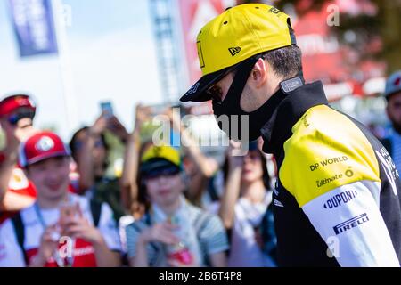 Melbourne, Australia, 12 March, 2020. Nico Hulkenberg (27) driving for Renault wearing a mask in the face of Corona Virus during the Formula 1 Rolex Australian Grand Prix, Melbourne, Australia. Credit: Dave Hewison/Alamy Live News Stock Photo