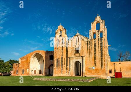 Parroquia y Exconvento de San Miguel Arcangel, Franciscan Monastery in Mani, at Ruta de los Conventos, Yucatan state, Mexico Stock Photo