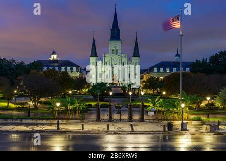 USA,Deep South,  Louisiana, New Orleans, Jackson Square, French Quarter, National Historic Landmark with St.Louis Cathedral *** Local Caption ***  USA Stock Photo