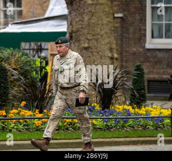 General Sir Nick Carter, Chief of the General Staff, makes a speech ...