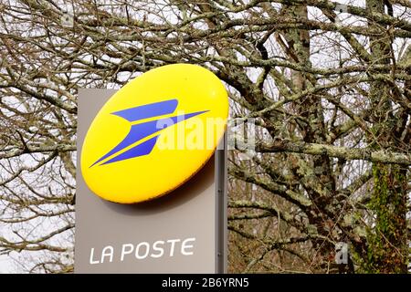 Bordeaux , Aquitaine / France - 01 22 2020 : La Poste logo office street sign in France Stock Photo