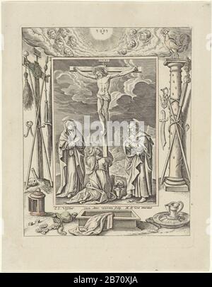 Kruisiging van Christus Passie van Christus (serietitel) the crucifixion of Christ on Mount Calvary. Under the cross are Mary Magdalene, Mary and St. John. The show is held in a decorative frame that is decorated with the Arma Christi and the top of the tetragrammaton surrounded by cherubijnen. Manufacturer : printmaker Antonie Who: rix (II) (listed building), designed by: Marten de Vos (listed building) editor: Claes Jansz. Visscher (II) (listed building) Place manufacture: printmaker: Antwerp Publisher: Amsterdam Date: 1582 - 1586 Physical features: engra, hand colored in red and green mater Stock Photo
