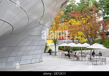 Sitting area outside Dongdaemun Design Plaza, Seoul, South Korea Stock Photo