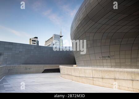 Dongdaemun Design Plaza, Seoul, South Korea Stock Photo