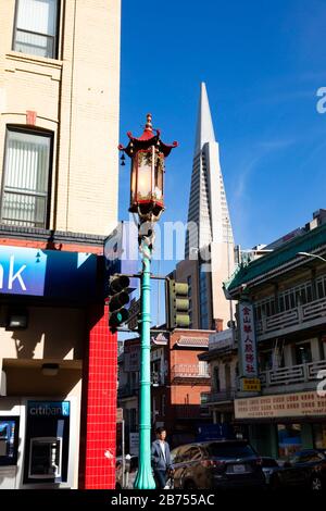 Transamerica Pyramid seen from Citibank, Chinatown, Grant Avenue, San Francisco, California, USA Stock Photo