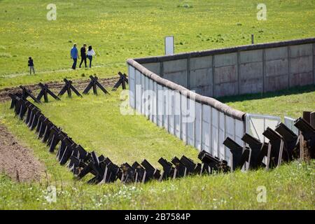 Hoetensleben Border Monument, former GDR border fortifications in Hoetensleben, today the border between Saxony-Anhalt and Lower Saxony. This year, on November 9, 2019, the fall of the Berlin Wall will be the 30th anniversary of its fall. [automated translation] Stock Photo