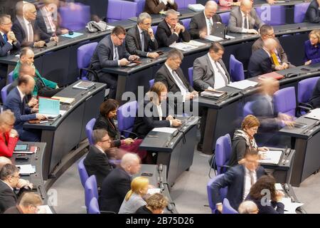 A long exposure shows members of the Greens and the CDU during a session in the German Bundestag. In the middle you can see Anton Hofreiter and Katrin Goering-Eckardt of the Greens. [automated translation] Stock Photo