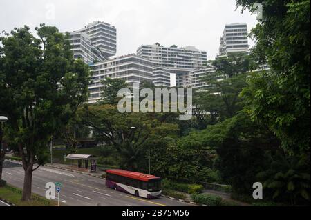 14.12.2017, Singapore, Republic of Singapore, Asia - The Interlace residential complex, planned and designed by the German architect Ole Scheeren together with the Dutch firm OMA. The apartment complex comprises a total of 1040 residential units. [automated translation] Stock Photo