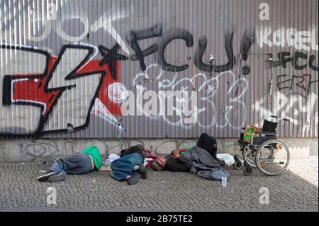 29.05.2017, Berlin, Germany, Europe - A group of Eastern European men are sleeping it off near Berlin's Alexanderplatz. [automated translation] Stock Photo