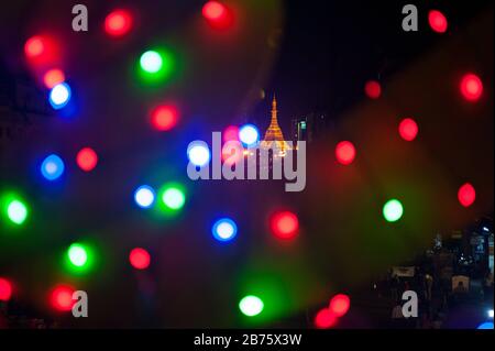 27.01.2017, Yangon, Yangon Region, Republic of the Union of Myanmar, Asia - A view of the Sule Pagoda at night [automated translation] Stock Photo