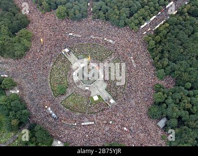 Pin on 1996-1998: Techno Parade