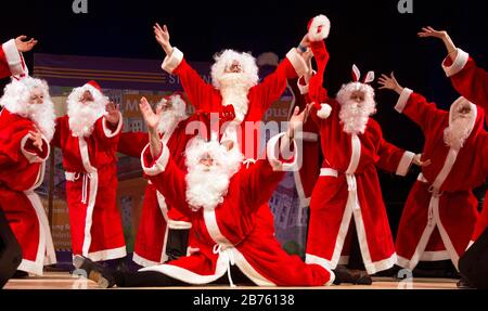 Christmas men and Christmas angels of the Studentenwerk Berlin will meet on November 26, 2016 for their annual general assembly. The Santa Claus action has tradition. Since 1949 the Studentenwerk Berlin has been placing students as Santa Clauses and Christmas angels for Christmas Eve and other Christmas events. [automated translation] Stock Photo