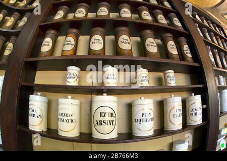 Vessels and apothecary instruments in the historic Berg Pharmacy in Clausthal-Zellerfeld. In 1674 the present Berg-Apotheke was built, one of the oldest pharmacy buildings in Germany, which houses a pharmacy without interruption. [automated translation] Stock Photo