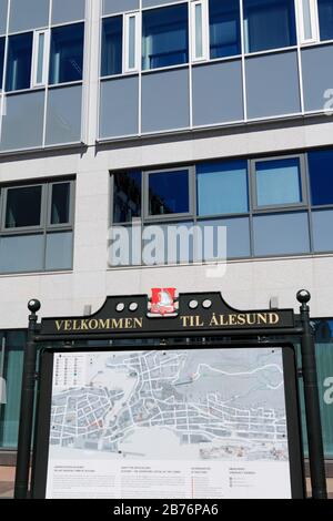 Ålesund Rådhus (Alesund City Hall), Ålesund, Sunnmøre, Møre og Romsdal ...