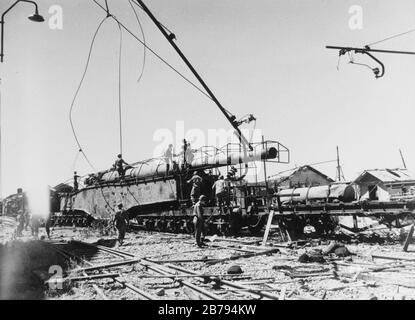 German Krupp K5 280mm railway gun at Civitavecchia, Italy, on 9 June 1944 (80-G-254561). Stock Photo