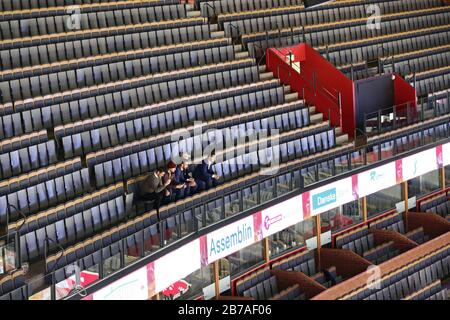 Linköping HC vs. Karlskrona HK , Swedish Hockey League, in Saab arena,  Linköping, Sweden. In the picture: Linköping HC players who go onto the ice  and are met by younger players from