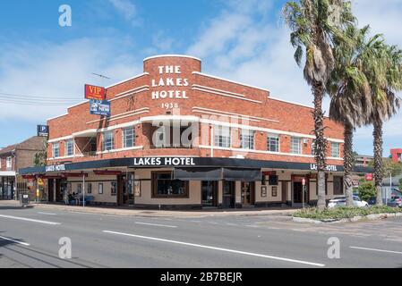 The 1938 built, Interwar streamlined Functionalist style hotel built by the Tooth & Co brewery is one of eight similar designed pubs or hotels Stock Photo