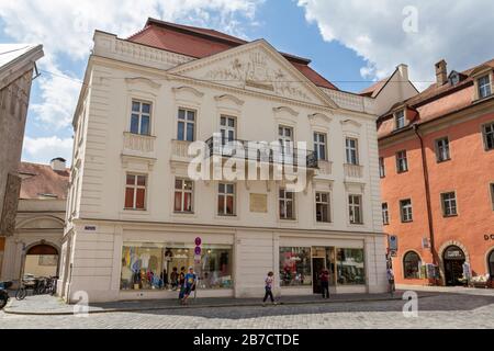 Property Napoleon Bonaparte used as headquarters during Battle of Regensburg, 24 and 25 April 1809, Regensburg, Bavaria, Germany. Stock Photo