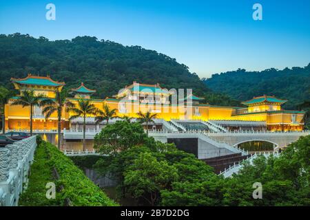 National Palace Museum in Taipei, taiwan at night Stock Photo