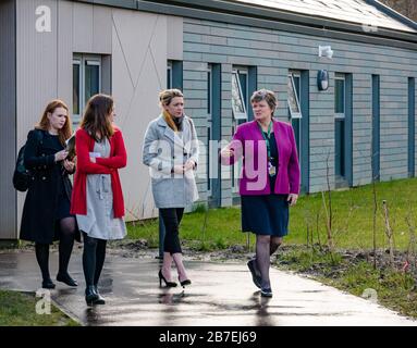 Jenny Gilruth MSP Minister visiting Davidsons Mains primary school with Headteacher Astrid Gracie for Sport Relief, Edinburgh, Scotland, UK Stock Photo