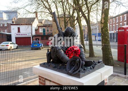 Wilfred Owen sculpture 'Futility' by Jim Whelan, Hamilton Square, Birkenhead. Stock Photo