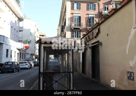 Rome. 15th Mar, 2020. Photo taken on March 15, 2020 shows a closed cafe in Rome, Italy. The coronavirus epidemic continued to claim victims in Italy as the Mediterranean nation remained in a nation-wide lockdown on Sunday, according to new data released by the Civil Protection Department. Speaking during a nightly televised press conference, Civil Protection Department Chief Angelo Borrelli confirmed that 24,747 people have tested positive for the coronavirus and 1,809 have died since the epidemic first broke out in northern Italy on Feb. 21. Credit: Cheng Tingting/Xinhua/Alamy Live News Stock Photo
