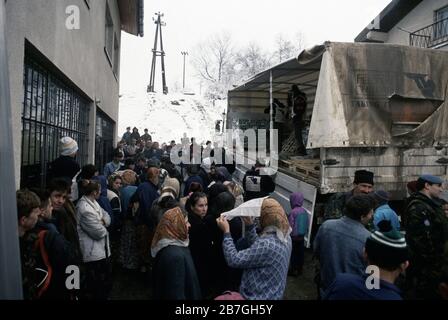 20th January 1994 During the war in central Bosnia: baby food being distributed by Feed the Children, a little north of Lisac. Stock Photo