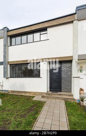 House Anton, row house in the Bauhaus housing estate SieToe I, Bauhaus, Dessau-Toerten, Dessau, Saxony-Anhalt, Germany Stock Photo