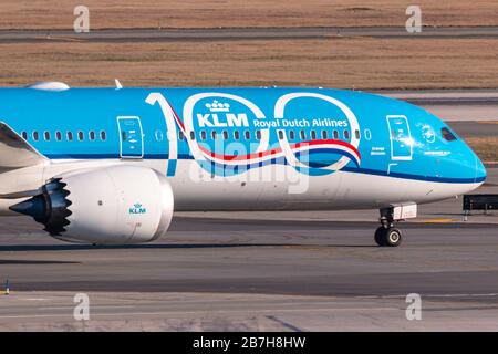 New York, USA - February 27, 2020: KLM Boeing 787 Dreamliner airplane at New York John F. Kennedy airport (JFK) in the USA. Boeing is an aircraft manu Stock Photo