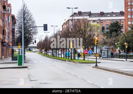 Gijon, Spain. 16th February, 2020. Empty streets of Gijon, Spain on February 16, 2020, after Spanish government approved Spain’s state of alarm decree to confine the whole country and reduce coronavirus infections. Coronavirus COVID-19 infections in Spain increase 1.000 in a day to reach 9.190, with more than 300 deaths. ©David Gato/Alamy Live News Stock Photo