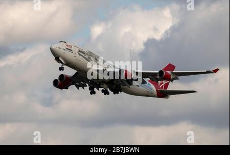 Manchester, UK. Virgin Altantic 747 aircraraft depart Manchester Airport in the Uk for the USA before the impending travel ban at 0359am on 17/3/2020 Alamy Live News/Bob Sharples Credit: Bob Sharples/Alamy Live News Stock Photo