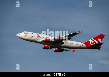 Manchester, UK. Virgin Altantic 747 aircraraft depart Manchester Airport in the Uk for the USA before the impending travel ban at 0359am on 17/3/2020 Alamy Live News/Bob Sharples Credit: Bob Sharples/Alamy Live News Stock Photo