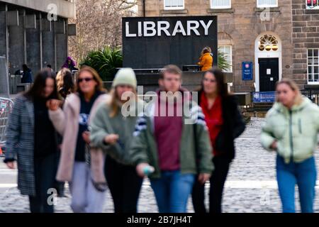 Students outside Library at University of Edinburgh, Scotland, UK Stock Photo