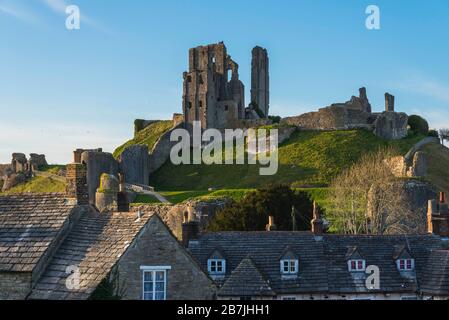 Corfe Castle, Dorset, UK.  16th March 2020.  UK Weather.   Late afternoon sunshine at Corfe Castle in Dorset after a day of clear blue skies.  Picture Credit: Graham Hunt/Ģ����ý Live News Stock Photo