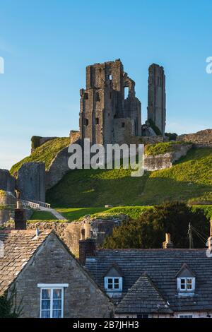 Corfe Castle, Dorset, UK.  16th March 2020.  UK Weather.   Late afternoon sunshine at Corfe Castle in Dorset after a day of clear blue skies.  Picture Credit: Graham Hunt/Ģ����ý Live News Stock Photo