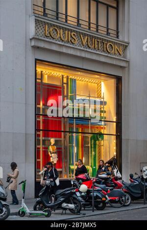 Louis vuitton maison champs elysees hi-res stock photography and images -  Alamy