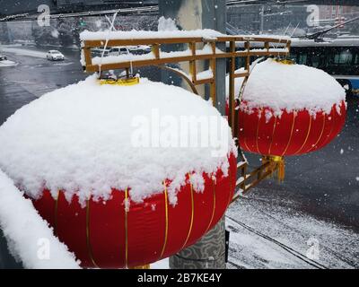 The view of the very first snow of year of rat covering the city, Beijing, China, 2 February 2020. *** Local Caption *** fachaoshi Stock Photo