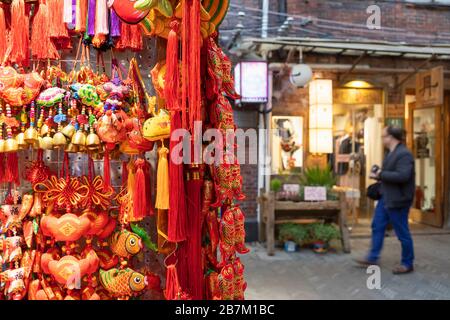 Chinese decorations for sale in Tianzifang, Shanghai, China Stock Photo