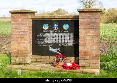 Second world war air crash memorial site monument, Redlingfield, Suffolk, England, UK - crew of Boeing Flying Fortress of the 334th bombardment squadron, 95th bomb group, UD eighth army Air Force based at station 119 Horham Suffolk, crash on 19th November 1943 Stock Photo