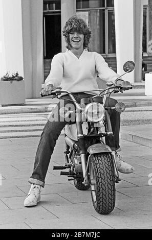 Thomas Tommi Ohrner, ehemaliger deutscher Kinderstar, Schauspieler und Sänger, in Hamburg, Deutschland um 1980. Former child star, actor and singer Thomas Tommi Ohrner at Hamburg, Germany around 1980. Stock Photo